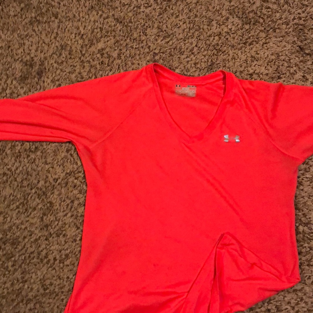 Under armor longsleeve semi fitted top